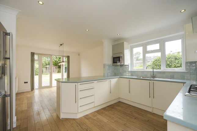4, Eccleston Close, Orpington photo 2