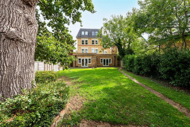 Flat 8, Verano Lodge 11A, The Avenue, Worcester Park photo 3