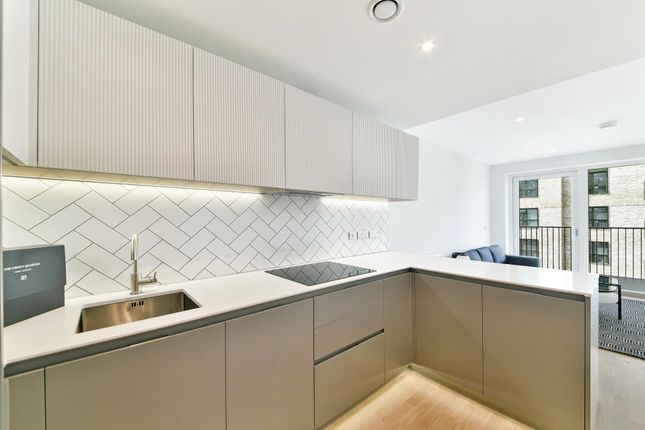 Flat 66 Arber House, 2 Greenleaf Walk, Southall photo 5