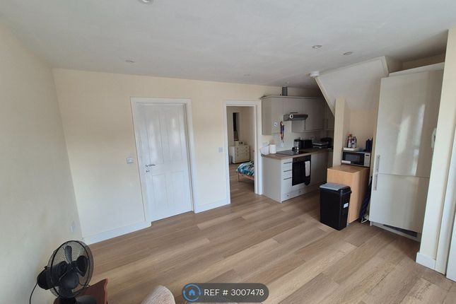 Flat, Eversley Road Sketty, Swansea photo 3