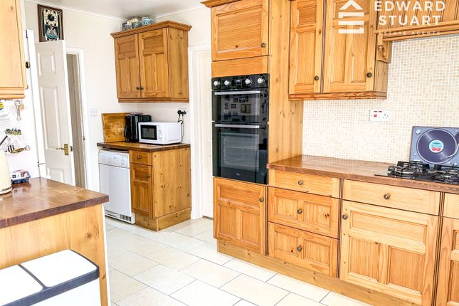 22, Medeswell, Peterborough photo 3