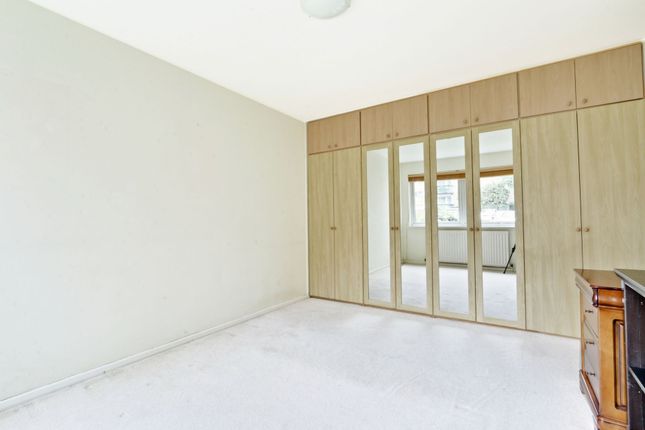 Flat for sale in Lucerne Close, Palmers Green