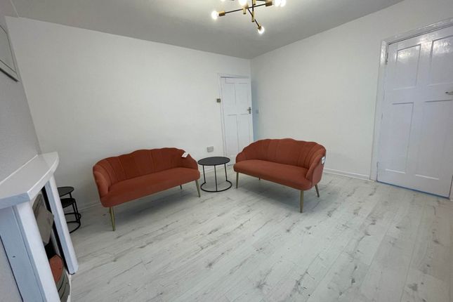 55, Austrey, Nottingham photo 4