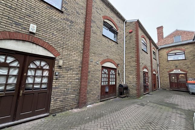 Bavdene Mews, 25, The Burroughs, Church Road, London photo 3