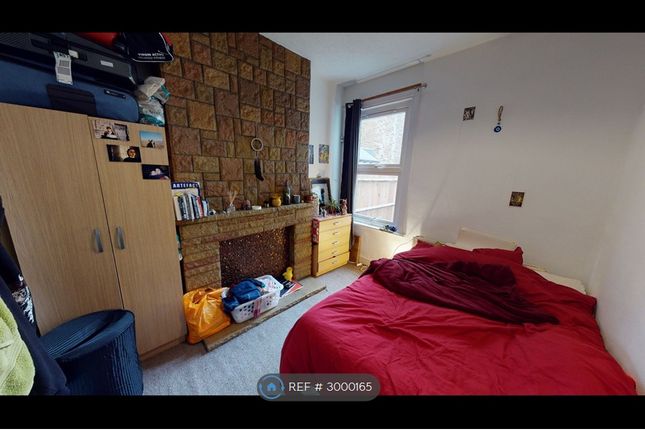 Elcot Avenue, London photo 3