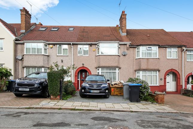 Terraced house for sale in Chipstead Gardens, London