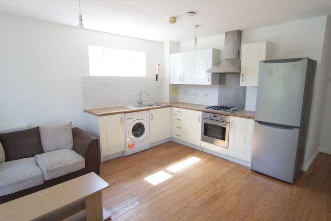 Flat 13, 25, Flora Court, Fortune Avenue,, Edgware photo 2