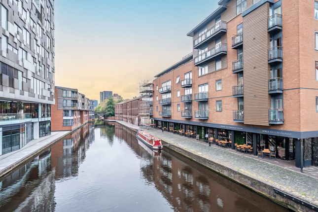 Canal Wharf 32400004