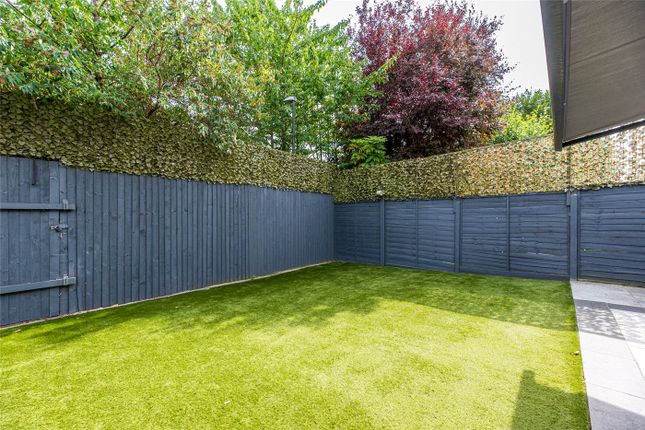 End terrace house for sale in Southdown Road, London