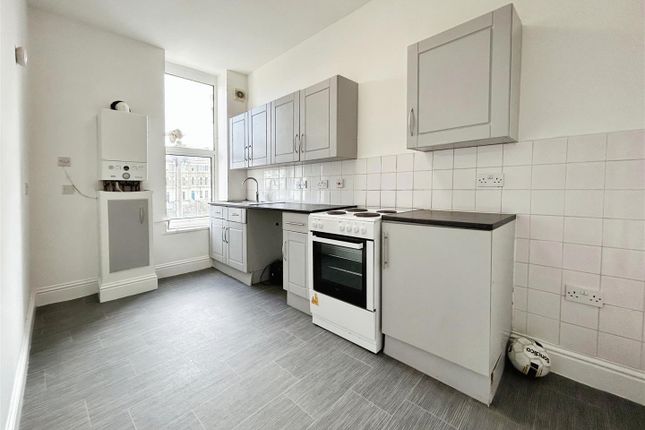 Flat 4, 8, Dalby Square, Margate photo 3
