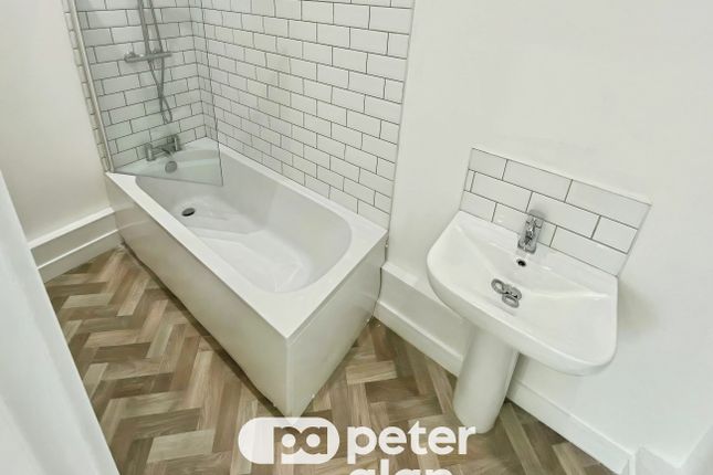 54, Mountain Ash photo 3