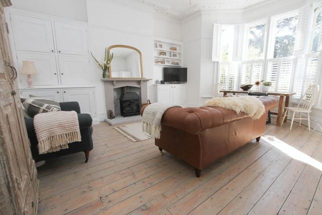 2-bed flat on Albert Road, Clevedon, £355,000