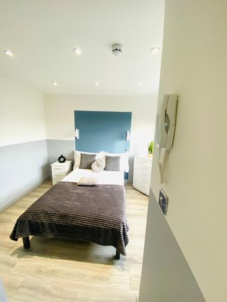 Room to rent in Abbotts Road, Mitcham