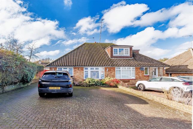 2-bed other on 16, Field Close, Abridge, £525,000