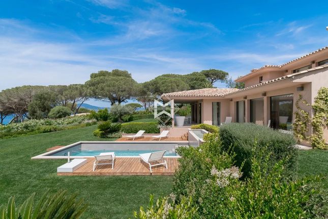 Villa for sale in Saint-Tropez, Les Parcs, 83990, France