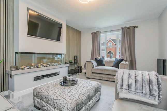 10 Canning Close, Wigan photo 2