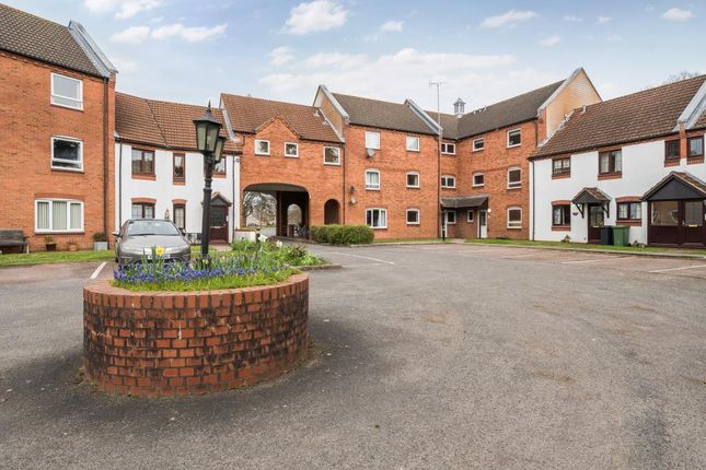 FLAT 22 CHAVE COURT, Widemarsh Common, Hereford photo 4