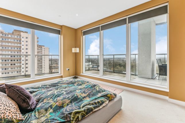 Flat to rent in Hyperion Tower, Pump House Crescent