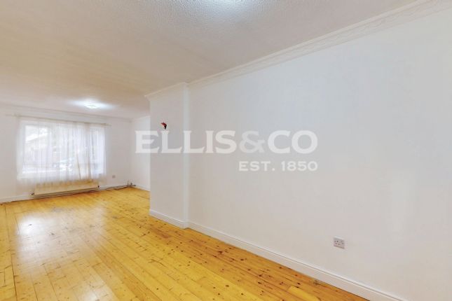 Community Road, Greenford photo 4