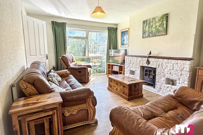 24, Highfield, Pontypool photo 4