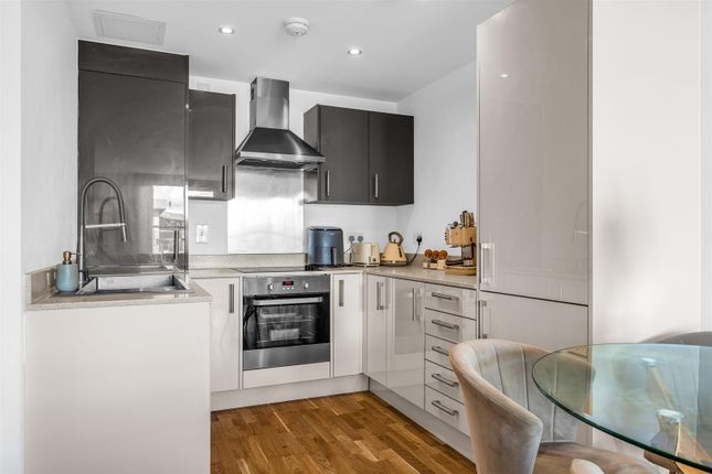 22, Smeaton Court, Hertford photo 4