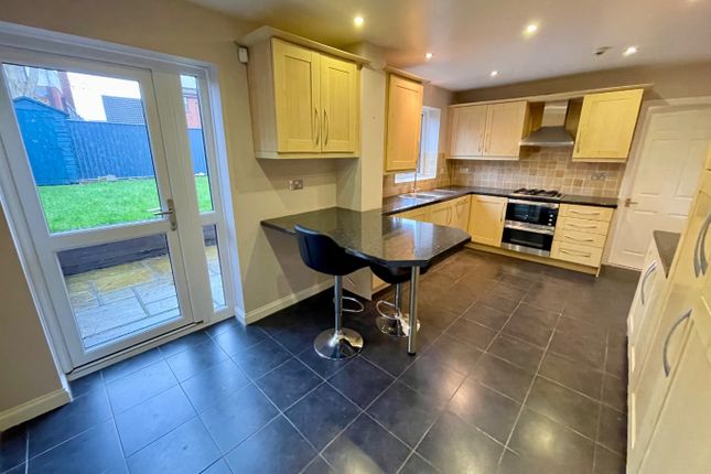 17 Charndon Close, Luton, Bedfordshire photo 4
