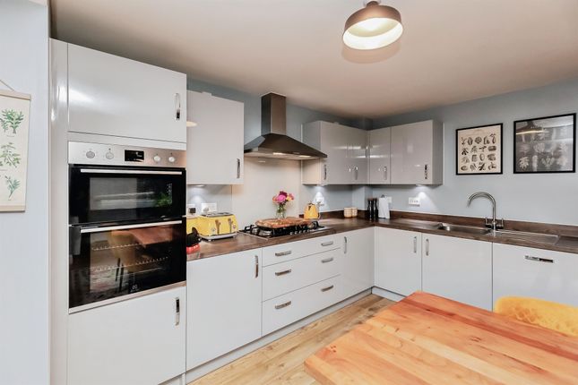 5, Siskin Road, KETTERING photo 4