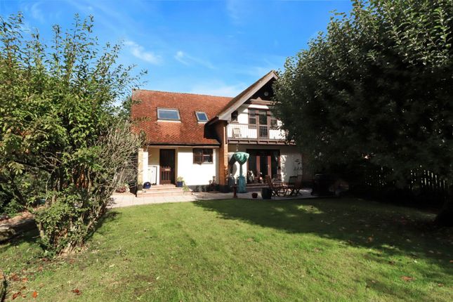 Thumbnail Detached house for sale in Penmans Hill, Chipperfield