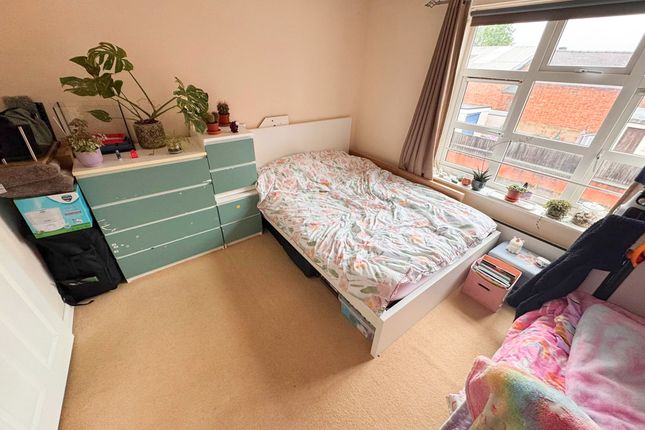 Lynton Court, Barwell photo 5