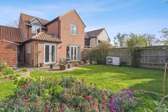 Thumbnail Semi-detached house for sale in Mallard Croft, Haddenham