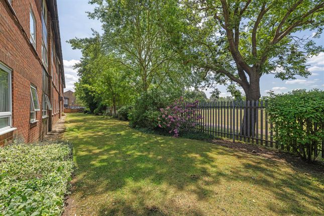 27, Berkeley Court, Nightingale Way, Swanley photo 4