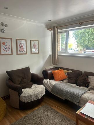 Thumbnail Shared accommodation to rent in Angell Road, London