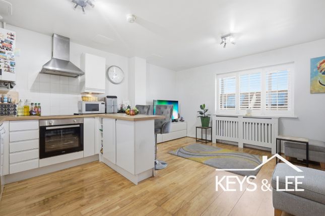 Flat 12, Southall Lodge, Collier Row photo 2