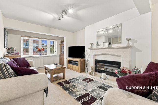 33 Henrys Terrace Ongar Road, Brentwood photo 2