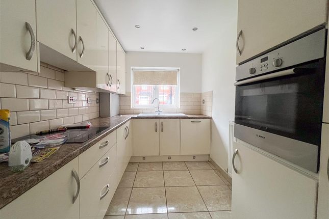 11C, Dove Close, Birmingham photo 2