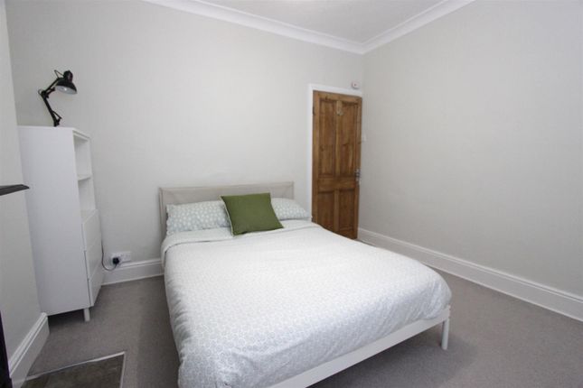 65, Burns Road, South Yorkshire photo 4