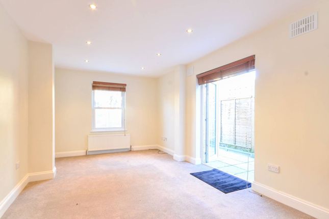 Thumbnail Flat to rent in Burntwood Lane, Earlsfield, London
