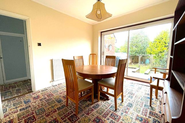 29, Lynchford Road, Farnborough photo 3