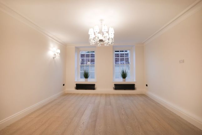 4 Bedrooms Apartment For Rent