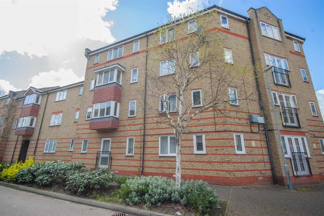 Flat for sale in Parkinson Drive, Nr City Centre, Chelmsford