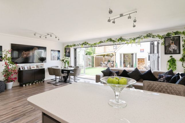 28, Western Road, Benfleet photo 4