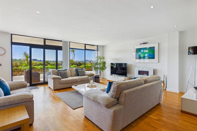 Apartment 2 Pearl, 32 Headland Road, Newquay photo 4