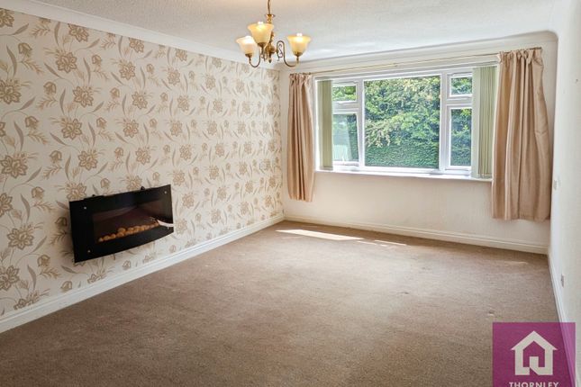 4, Princes Court, Monton photo 2