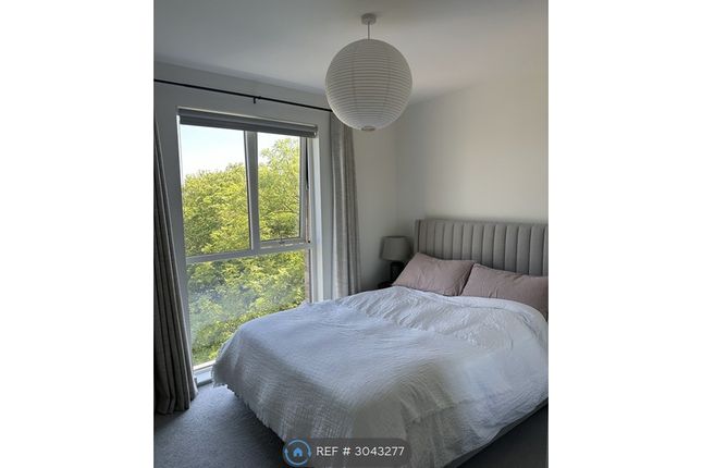 Niemann Court, London photo 3