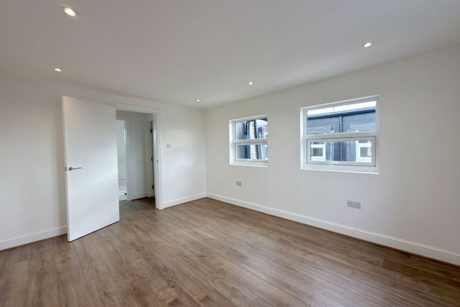 F4, 32, Gambole Road, Tooting, London photo 2