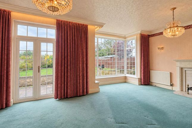 167 Woodford Avenue, Ilford photo 3