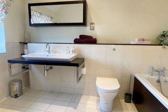 En Suite 2.Jpg