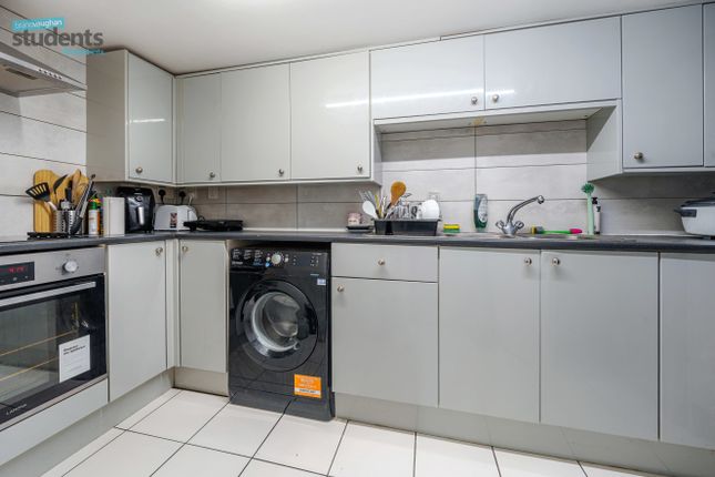 Terraced house to rent in Lewes Road, Brighton, East Sussex