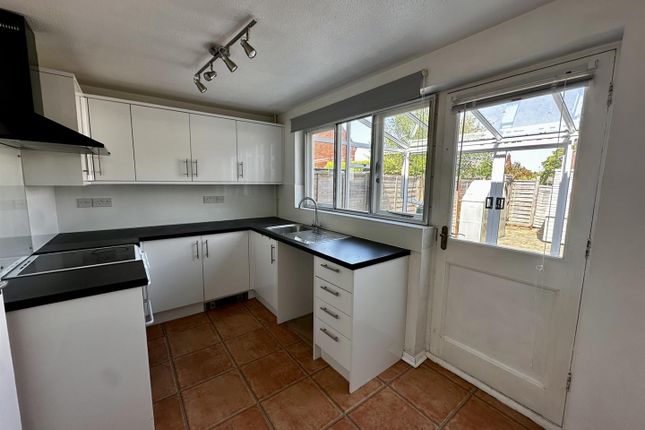 25, Bradbury Close, Chippenham photo 4