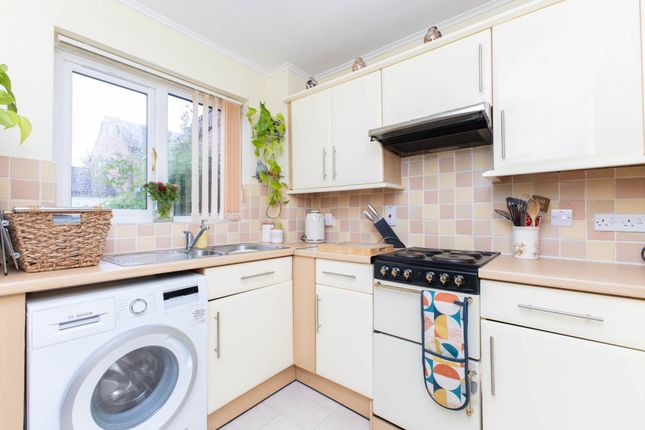 6, Oakapple Close, Horsham photo 4